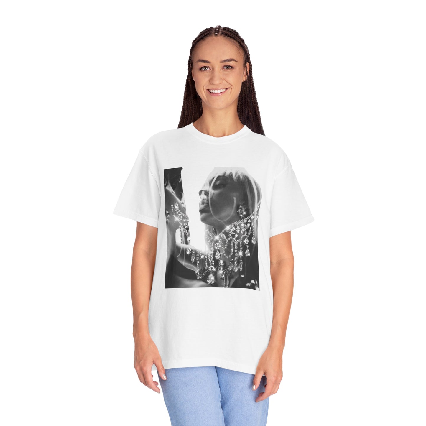 Más Cara — Monochromatic Fashion Portrait