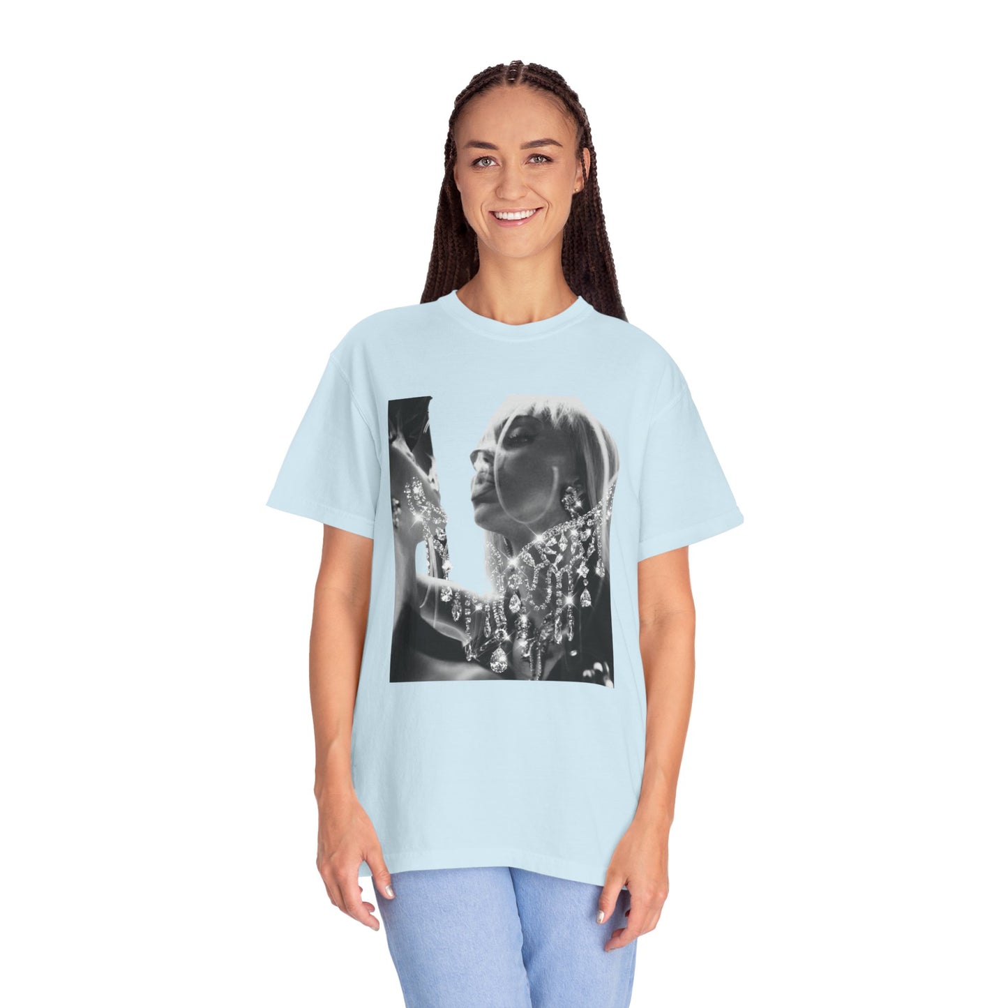 Más Cara — Monochromatic Fashion Portrait