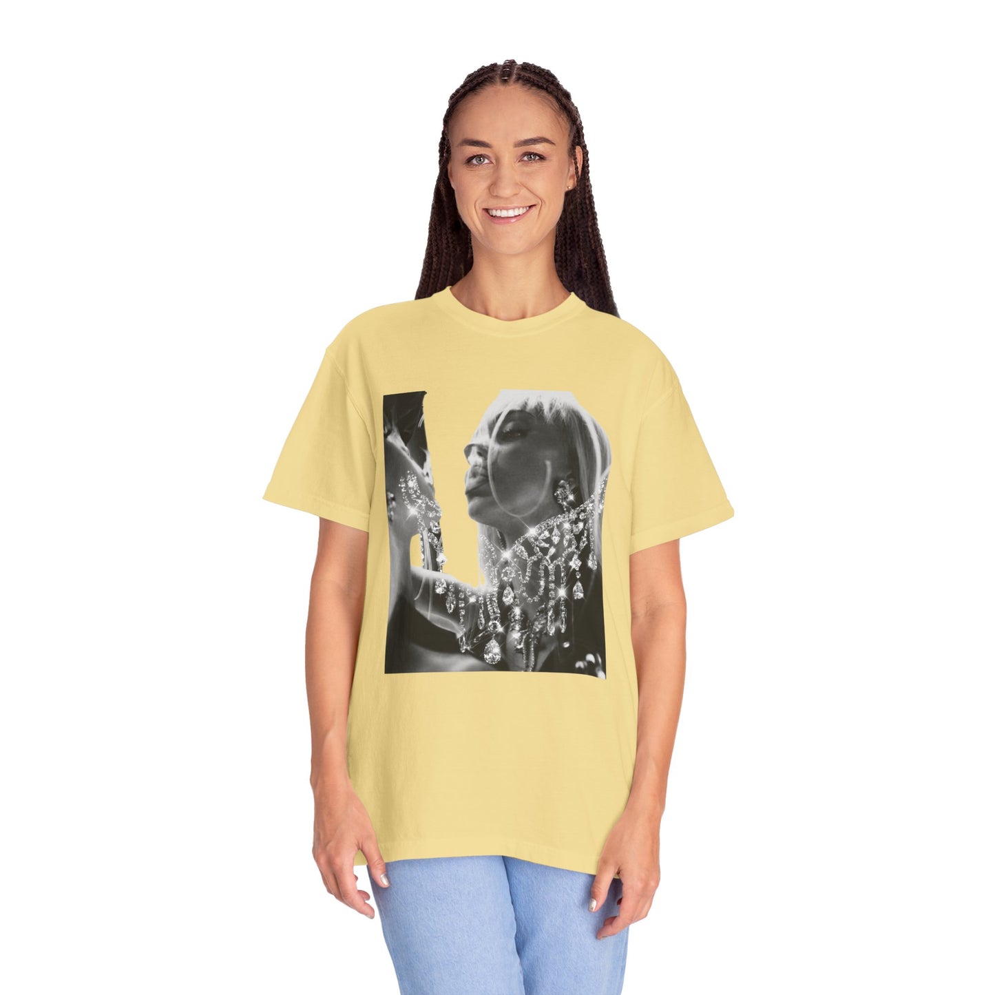 Más Cara — Monochromatic Fashion Portrait