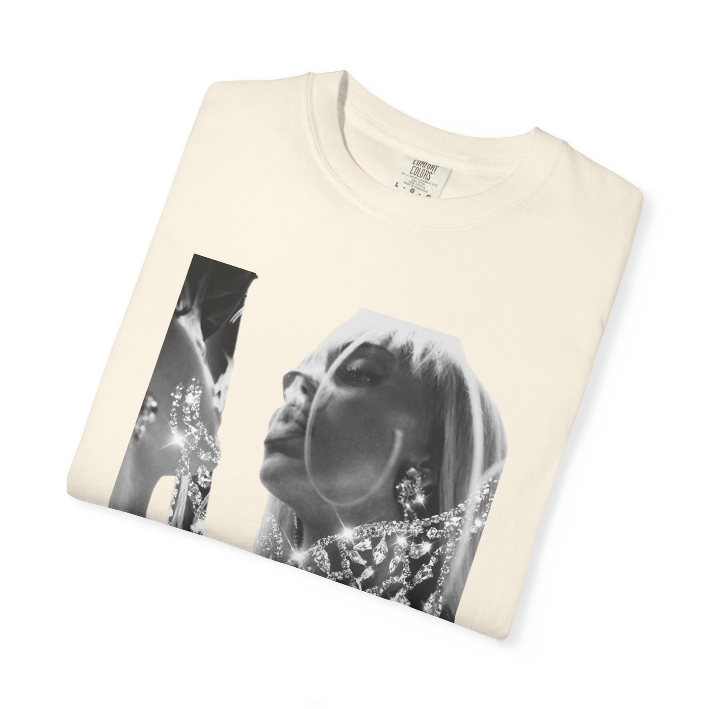 Más Cara — Monochromatic Fashion Portrait